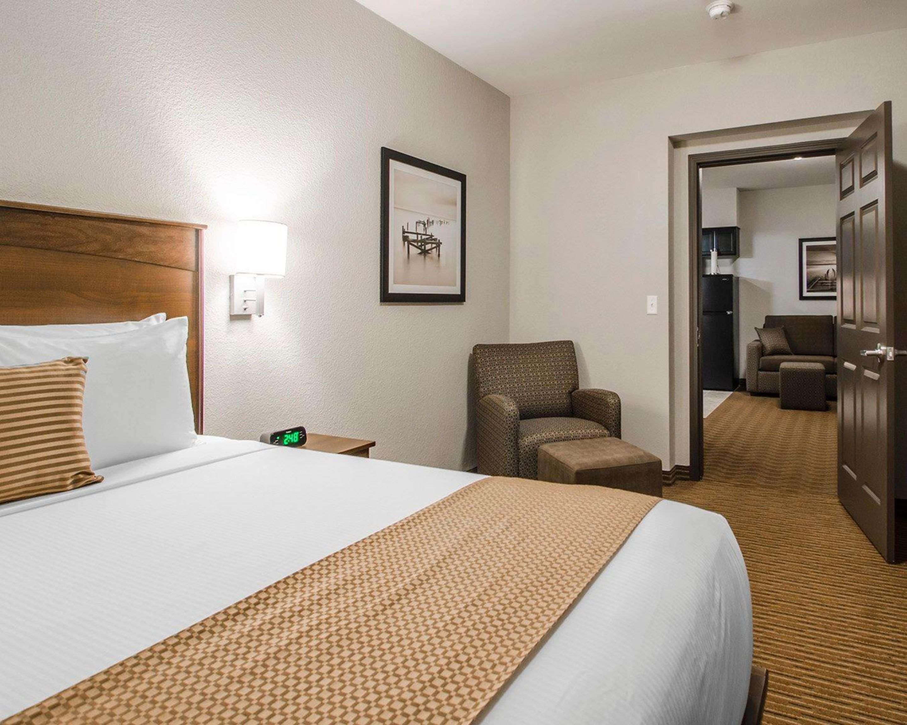 Quality Inn & Suites Estevan Eksteriør bilde