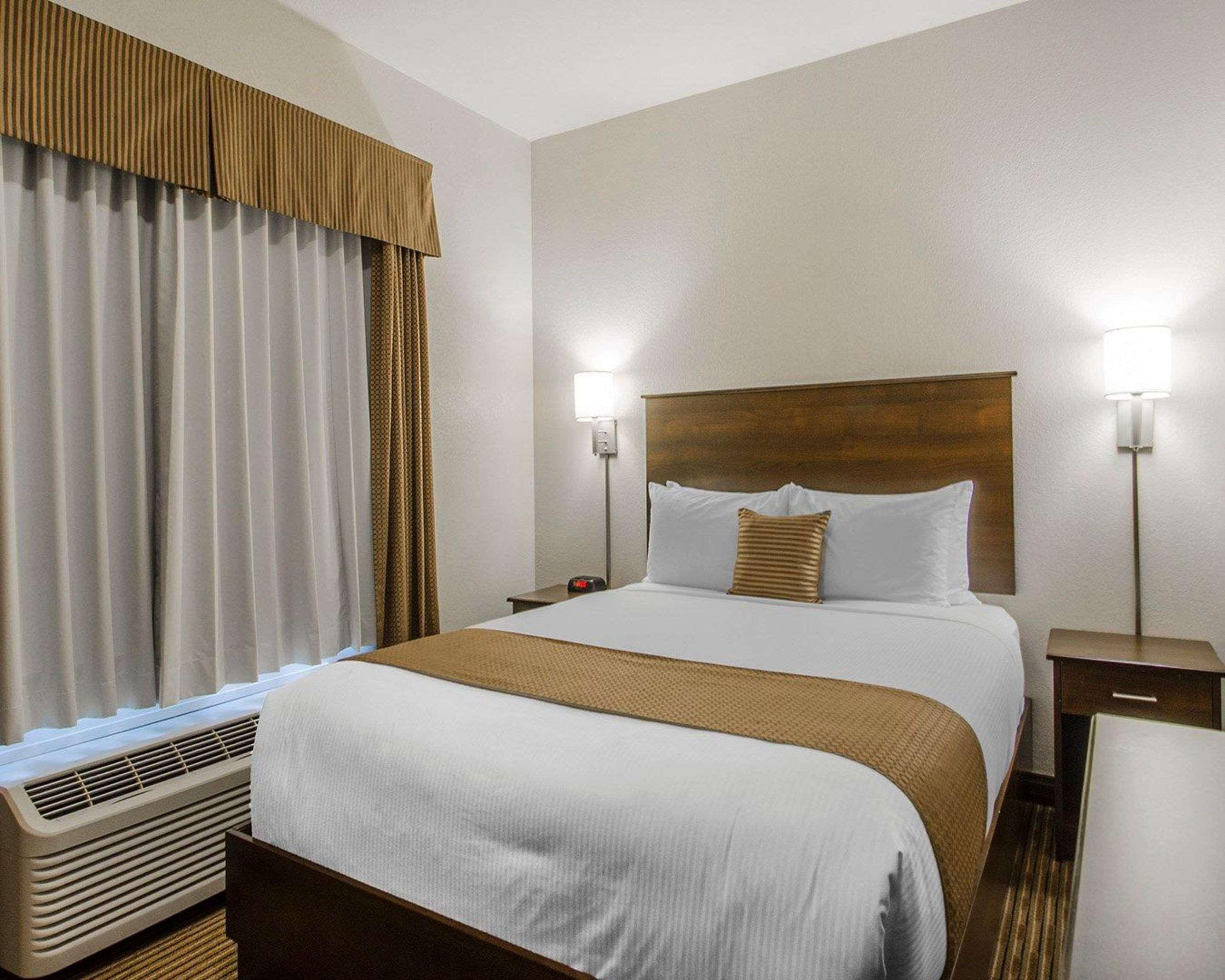 Quality Inn & Suites Estevan Eksteriør bilde