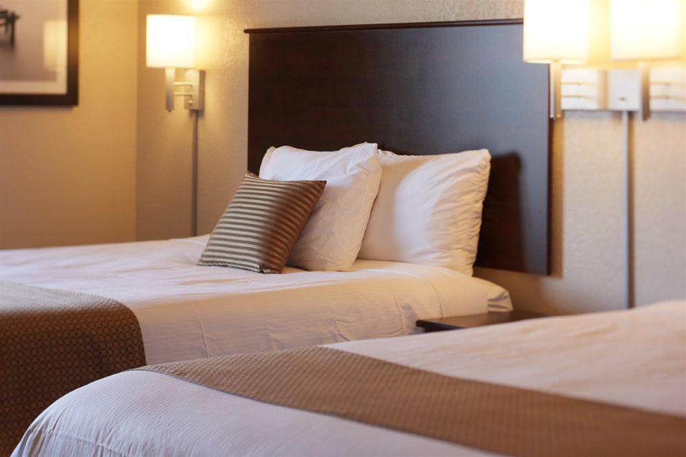 Quality Inn & Suites Estevan Eksteriør bilde