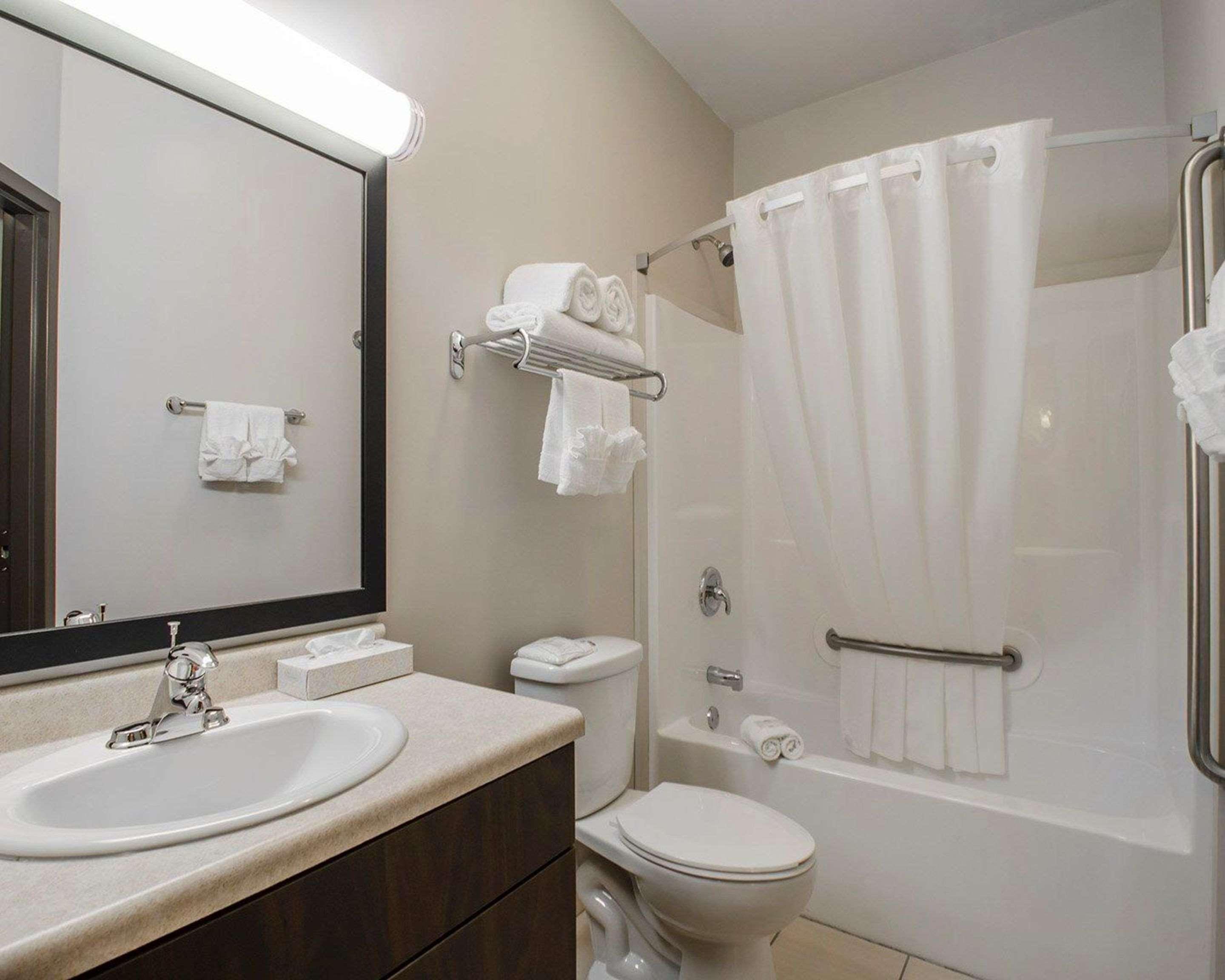 Quality Inn & Suites Estevan Eksteriør bilde