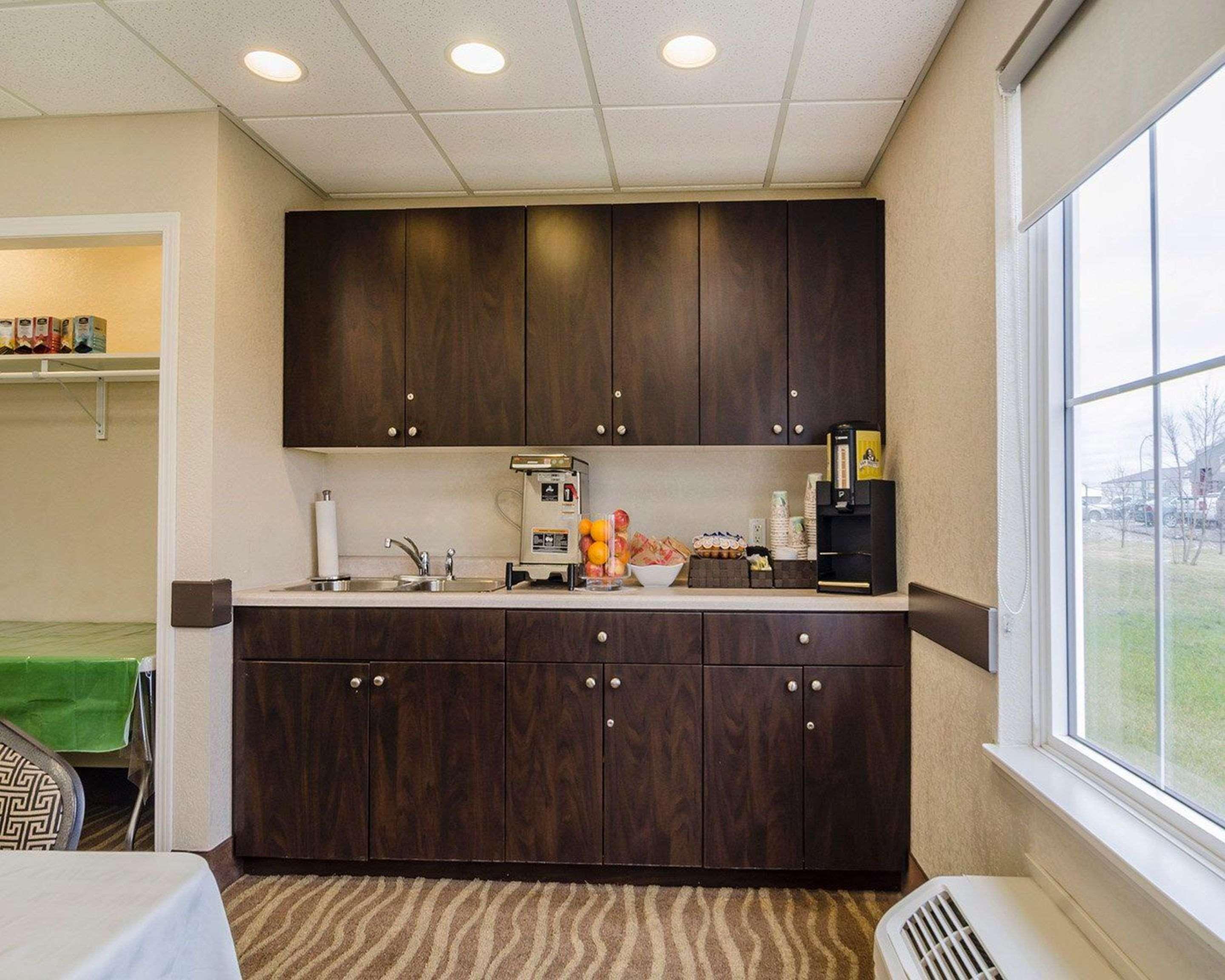 Quality Inn & Suites Estevan Eksteriør bilde